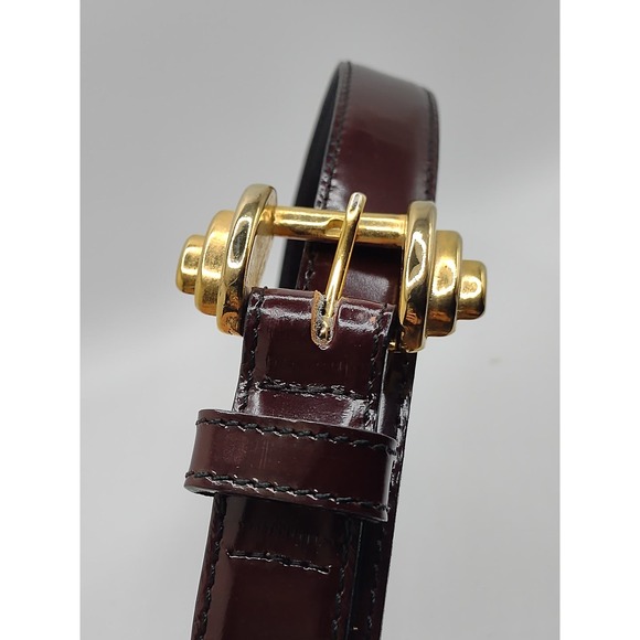 Vintage brown faux leather belt size small with gold hardware - Picture 1 of 2